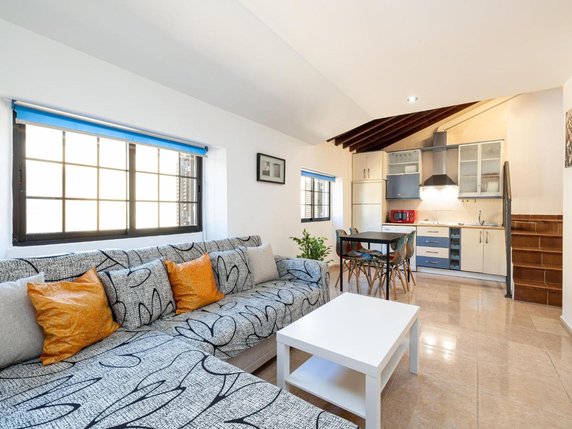 H2m Lazcano With Sunny Terrace In Old Town Appartement